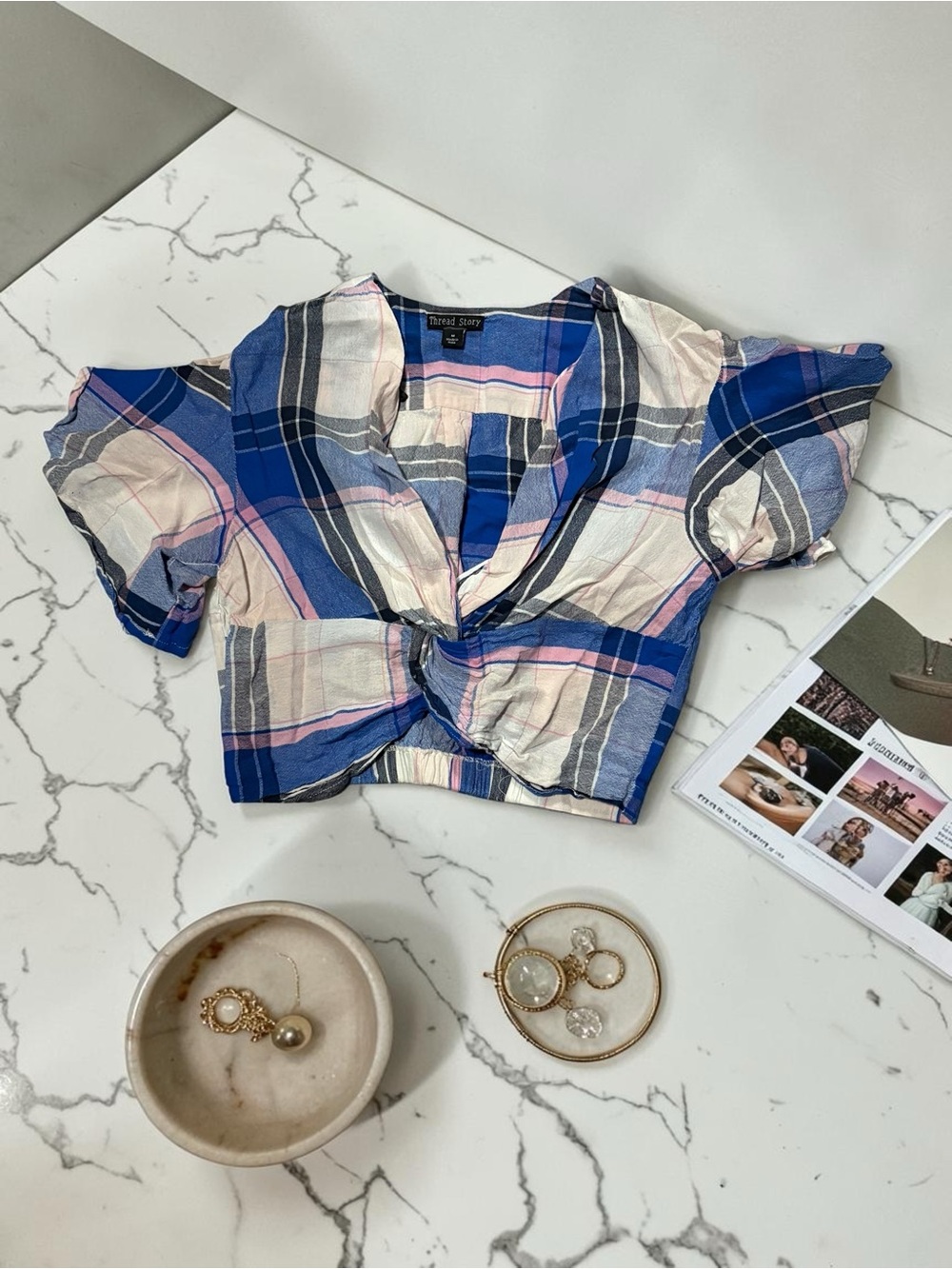 💙 Thread Story Plaid Twist Front Crop Top – Size Medium 💙